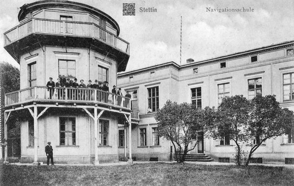 Navigationsschule in Stettin Quelle http://sedina.pl/galeria/thumbnails.php?album=1643, hier finden sich auch weitere Fotos der Schule